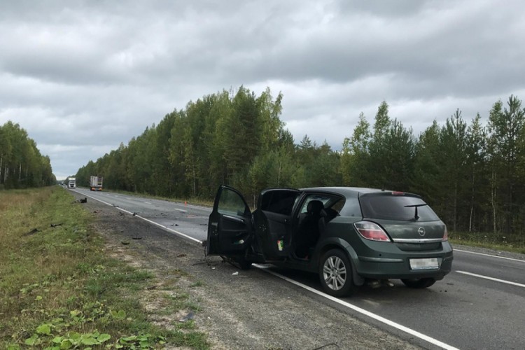 Один ребенок скончался и еще двое пострадали в ДТП на трассе